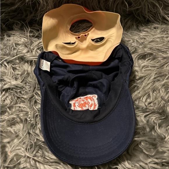 RARE NFL CHICAGO BEARS
FRANKLIN Rally Fan MASK
Fan Rally CAP HTF Collectible - Picture 7 of 13